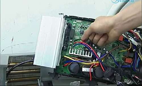 平泉美的空调电话是多少