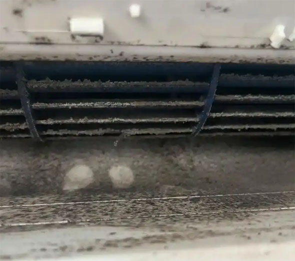 平泉空调吹的风有股烧焦味是怎么回事